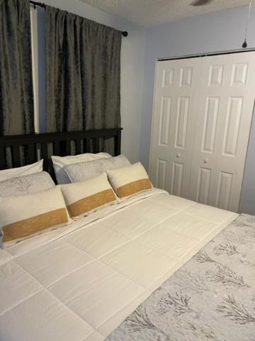 Modern 2/1 Apt Near Midtown And Beaches Miami Exterior photo