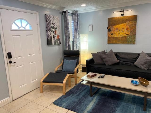 Modern 2/1 Apt Near Midtown And Beaches Miami Exterior photo