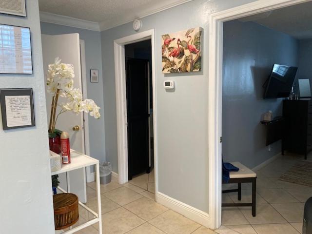Modern 2/1 Apt Near Midtown And Beaches Miami Exterior photo