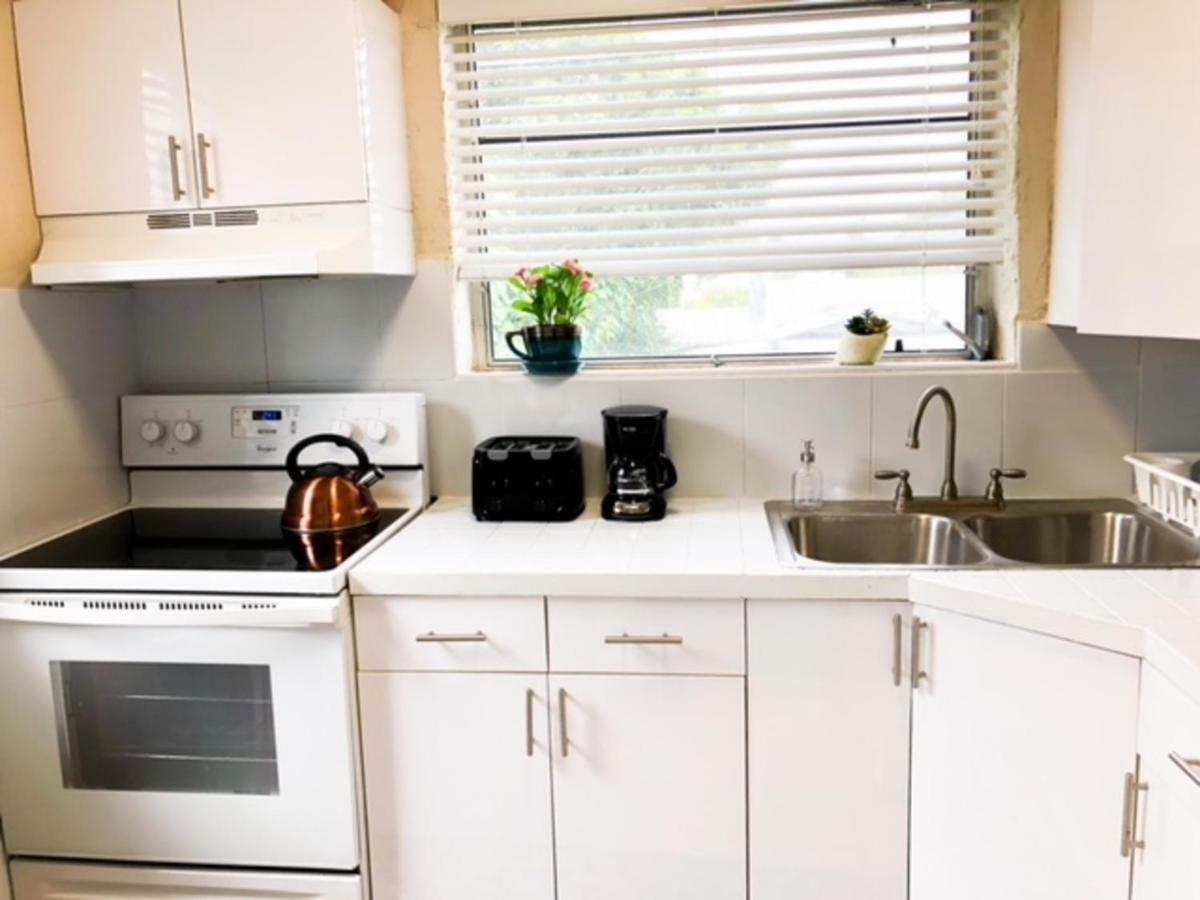 Modern 2/1 Apt Near Midtown And Beaches Miami Exterior photo